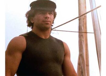 Γιώργος Ποζίδης: Στο ένα χέρι ο σταυρός και στο άλλο η Ελλάδα