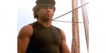 Γιώργος Ποζίδης: Στο ένα χέρι ο σταυρός και στο άλλο η Ελλάδα