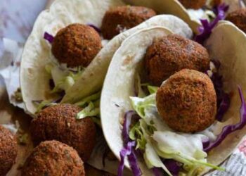 Φαλάφελ – Οι ρεβιθοκεφτέδες που έγιναν της μόδας!