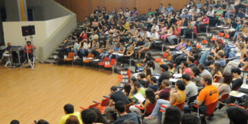 Επανέρχεται η βάση του 10 στις πανελλαδικές εξετάσεις -Τι προανήγγειλε η Νίκη Κεραμέως