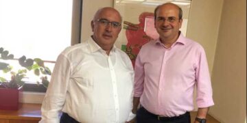 Με τον ΥΠΕΚΑ Κ. Χατζηδάκη συναντήθηκε ο Μ. Παπαδόπουλος – Στο επίκεντρο θέματα ΔΕΗ και Μαυροπηγή