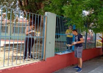 Πτολεμαΐδα: Γονείς έπιασαν τα πινέλα και άλλαξαν την όψη του σχολείου των παιδιών τους