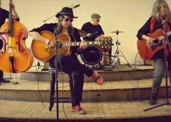 Οι μουσικές επιλογές του e-ptolemeos.gr – David and Sara Surkamp (of Pavlov’s Dog) – Blowin’ Out of Memphis