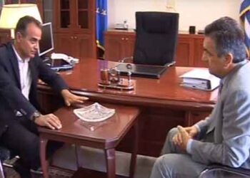 Με αβρότητες αλλά και πολιτικά σχόλια η παράδοση-παραλαβή Καρυπίδη-Κασαπίδη – Ο απερχόμενος περιφερειάρχης απαρίθμησε το έργο του και έδωσε συμβουλές στον διάδοχό του – «Γιώργο παραδίδω μια Περιφέρεια γεμάτος» – Τι του είπε για τη Συμφωνία των Πρεσπών- Η απάντηση Κασαπίδη-Βίντεο 22 λεπτών από το Top Channel