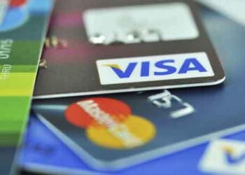 Κοζάνη: 51χρονη βρήκε στο δρόμο κάρτα ανάληψης – Προέβη σε αγορές 410 ευρώ