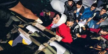 Μεταφορά 10.000 αιτούντων άσυλο στην ενδοχώρα- Σύσκεψη Χρυσοχοϊδη με τους Περιφερειάρχες