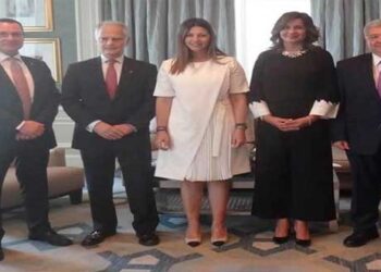 Η υφυπουργός Παιδείας Σοφία Ζαχαράκη και ο Γ.Γ. Απόδημου Ελληνισμού Γ. Χρυσουλάκης στην Αίγυπτο