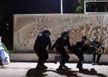 Καστοριά: Η συγκινητική σέρρα προς τιμήν των απαγχονισμένων της Αμάσειας (βίντεο)