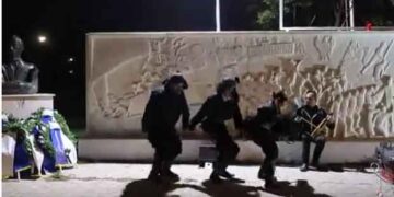 Καστοριά: Η συγκινητική σέρρα προς τιμήν των απαγχονισμένων της Αμάσειας (βίντεο)