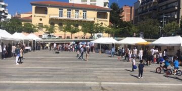 Γέμισε μέλι η κεντρική πλατεία της Κοζάνης- Με απόλυτη επιτυχία η 3η Γιορτή Μελιού