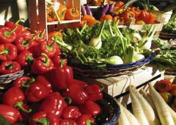 Η λίστα με τα πιο μολυσμένα φρούτα και λαχανικά για το 2019