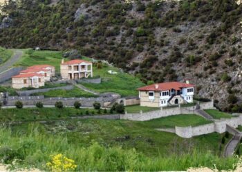 Πρόσκληση σε χορευτικά για τον εορτασμό του Μακεδονικού Αγώνα στο Μπούρινο