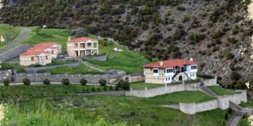 Πρόσκληση σε χορευτικά για τον εορτασμό του Μακεδονικού Αγώνα στο Μπούρινο