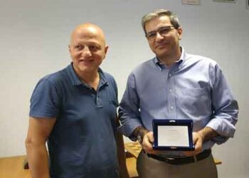 Πτολεμαΐδα: Οι σκακιστικοί σύλλογοι τίμησαν τον Πρύτανη του ΠΔΜ και σκακιστή Θ. Θεοδουλίδη – Κάλεσμα να αγκαλιάσει ο κόσμος το σκάκι (video)