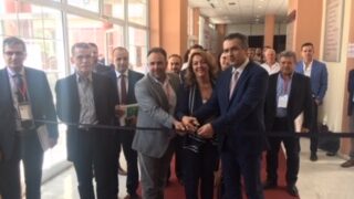 Εγκαινιάστηκε η Έκθεση Ενέργειας από την Μαρία Αντωνίου: «Ψηλά στην ατζέντα της κυβέρνησης η φιλική προς το περιβάλλον πολιτική»