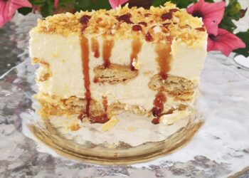 Μαγειρεύοντας με την Αρετή: Τούρτα παγωτό μιλφέιγ!