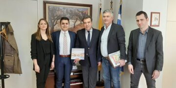 Επιτυχημένη σύσκεψη για τον τουρισμό, Υφυπουργός Μ.ΚΟΝΣΟΛΑΣ και ο Βουλευτής Ζ.ΤΖΗΚΑΛΑΓΙΑΣ .Ο τουρισμός μπορεί να γίνει ο βασικός πυλώνας οικονομικής ευημερίας της ΚΑΣΤΟΡΙΑΣ- Δελτίο Τύπου