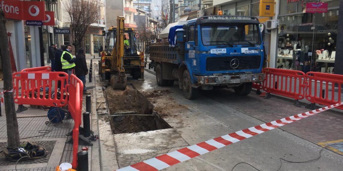 Πρωτοφανής βλάβη σε κεντρικό αγωγό τηλεθέρμανσης «πάγωσε» την Κοζάνη