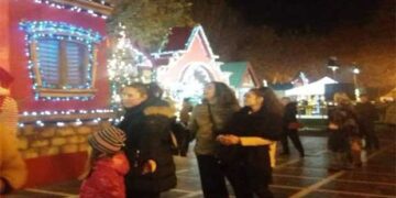 Με το μήνυμα “ούτε ένα φύλλο χαμένο” Η  κοινωνική οργάνωση “ΜΠΟΡΟΥΜΕ”  έδωσε το παρών και τη  φετεινή  εορταστική περίοδο στις εκδηλώσεις του Δήμου Θεσσαλονίκης στην Πλατεία Αριστοτέλους