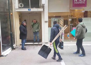 Δήμος Εορδαίας: 400 εκχιονιστικά φτυάρια στα τοπικά καταστήματα της Πτολεμαΐδας (βίντεο-φώτο)