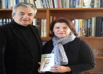Την ποιητική ανθολογία ‘ΕΦΗΒΟΙ ΣΤΙΧΟΙ’  χάρισε o Σύνδεσμος Φιλολόγων Κοζάνης στον Αντιπεριφερειάρχη Γρηγόρη Τσιούμαρη