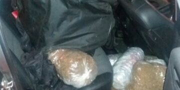 Σύλληψη 2 ατόμων για διακίνηση μεγάλης ποσότητας ακατέργαστης κάνναβης 26 κιλών, σε περιοχή της Καστοριάς