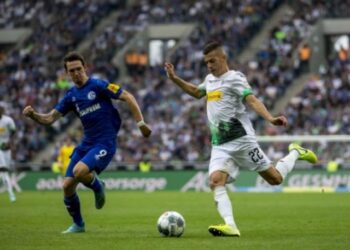 Επανέναρξη στην Μπουντεσλίγκα με ματσάρα