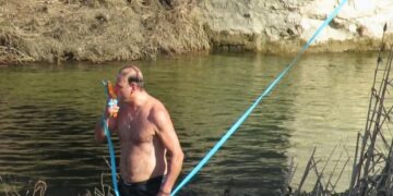 Ο Αγιασμός των Υδάτων στο πέτρινο γεφύρι του Ανθοχωρίου Βοΐου