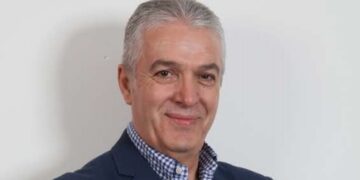 Αθήνα-Δυτική Μακεδονία   450 χιλιόμετρα πολύ μακριά……….