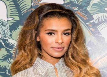 Η Μουσική Γωνιά του Μίλτου Ηλιάδη στο e-ptolemeos.gr – Melody Thornton – Love Will Return (Official Audio)