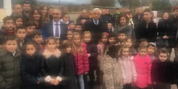 Στον Βαθύλακκο ολοκλήρωσε την επίσκεψή του ο Προκόπης Παυλόπουλος – Συναντήθηκε με μαθητές και δασκάλους του Δημοτικού Σχολείου στα Κουβούκλια