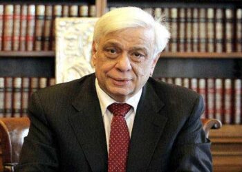 Η ερώτηση του “Π” στον Πρόεδρο της Δημοκρατίας για τη συνέχιση της θητείας του – Π. Παυλόπουλος: “Ο Θεός ξέρει”