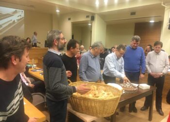 Η κοπή βασιλόπιτας στο δημοτικό συμβούλιο Κοζάνης – Ποιοι κέρδισαν το φλουρί