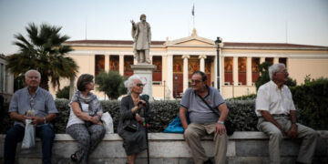 Ασφαλιστικό: Έρχονται νέα αυξημένα ποσοστά αναπλήρωσης -Ποιοι θα δουν αυξήσεις στις συντάξεις