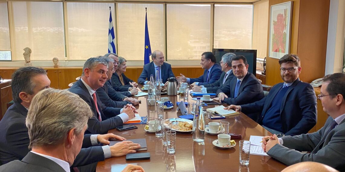 Οι κινήσεις Κασαπίδη μετά την ανακοίνωση των κονδυλίων για τη Δίκαιη Μετάβαση- Στόχοι και προτεραιότητες για τη μόχλευση επενδύσεων και τη μέγιστη απορροφητικότητα- Η πρόσκληση στην Επίτροπο, Ελίζα Φερέιρα και οι επισκέψεις των Υπουργών στη Δυτική Μακεδονία