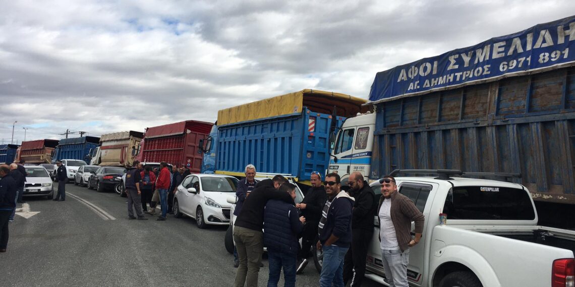 Ιδιοκτήτες φορτηγών ΔΧ: 11η μέρα κινητοποίησης- Κύκλος επαφών με τους Βουλευτές και επιδίωξη συνάντησης με τη διοίκηση της ΔΕΗ