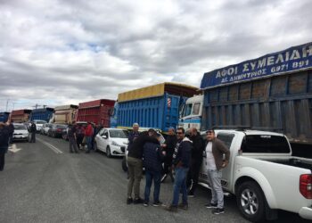 Σε στάση αναμονής οι ιδιοκτήτες φορτηγών δημόσιας χρήσης – Τι λένε μετά τη συνάντηση με Κασαπίδη και Νίκου (βίντεο)