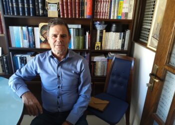 Πεδίον Δόξης Λαμπρό. Κρίνω, Προσκαλώ και Προκαλώ- του Γιάννη Δίκα