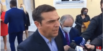 Τσίπρας: “Για δεύτερη φορά lockdown στην ίδια περιοχή δείχνει αποτυχία στη διαχείριση- Αδράνεια στην ενίσχυση του ΕΣΥ” – Βολές και για τα σχολεία- “Απολιγνιτοποίηση χωρίς  πόρους και σχέδιο σε μια περιοχή που το 2ο lockdown θα δώσει το τελειωτικό χτύπημα” (βίντεο)