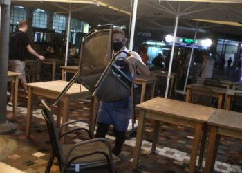 Απαγόρευση κυκλοφορίας: Τα έγγραφα για τις μετακινήσεις μετά τις 00:30