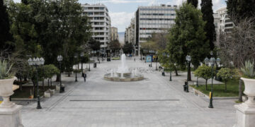 Κορωνοϊός: Στο παρά πέντε για lockdown και η Αθήνα τον Νοέμβριο -«Κλείνει» σήμερα η Θεσσαλονίκη