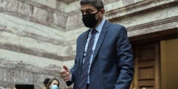 Λ. Αυγενάκης  για το μητρώο: Από τα 2.161 σωματεία που τελείωσε ο έλεγχος, μόλις 117 πληρούν τα κριτήρια, ήτοι ποσοστό 5,41%- Θα αργήσουν οι εκλογές στις αθλητικές ομοσπονδίες, αφού δικαίωμα ψήφου έχουν μόνο αυτά που έχουν ενταχθεί στο Μητρώο