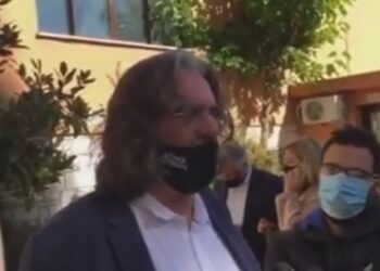 Ελευθερίου: “Για να λύσεις ένα πρόβλημα πρέπει να είσαι ενημερωμένος. Δυστυχώς, η δημοτική αρχή Σερβίων δεν ήταν ποτέ απόλυτα ενημερωμένη για τον τρόπο εξέλιξης της πανδημίας – Το πρόβλημα υποβόσκει-Υπόσχεση για ενίσχυση των δομών” (VIDEO)