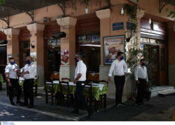 Πέτσας: «Όχι νέα μέτρα και ανοικτά εστιατόρια έως τη 1 π.μ.»