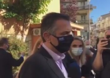 Κασαπίδης: Γιατί ξέφυγε η κατάσταση – Έκκληση στους Δυτικομακεδόνες να αποφεύγουν τις μετακινήσεις – “Επιπλέον βοήθειες για να ανακουφιστούν οι επαγγελματίες” – “Δεν άφησα αιχμές για την Αστυνομία” – Τι είπε για “αθέμιτο ανταγωνισμό” στην αγορά και στις μετακινήσεις επιβατών (VIDEO)