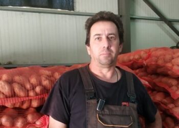 Καστοριά:  Ο αγρότης που χάρισε σε απόρους 25 τόνους πατάτας
