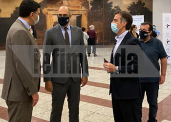 Κορωνοϊός: Κικίλιας και Αρκουμανέας στο Σύνταγμα για τα rapid test -Η απάντηση έρχεται με sms [εικόνες]