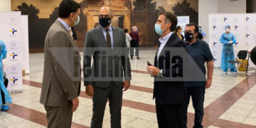 Κορωνοϊός: Κικίλιας και Αρκουμανέας στο Σύνταγμα για τα rapid test -Η απάντηση έρχεται με sms [εικόνες]