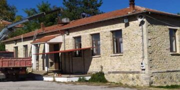 ΔΗΜΟΣ ΒΟΪΟΥ: Εργασίες Αποκατάστασης της Στέγης στο Παλαιό Δημοτικό Σχολείο Πλατανιάς