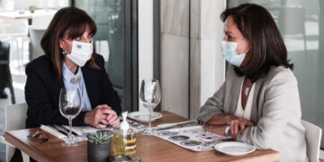 Γεύμα Σακελλαροπούλου – Διαμαντοπούλου: Ενημέρωση για τη διαδικασία εκλογής του Γραμματέα του ΟΟΣΑ